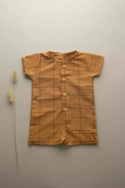 MACACÃO TRICOLINE DE ALGODÃO BOTÕES FRONTAIS - GRID CARAMELO