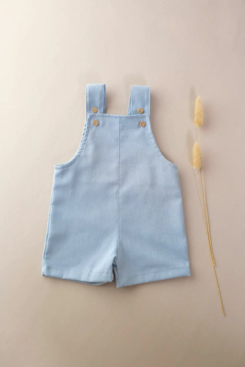 Jardineira linho misto curta com alças