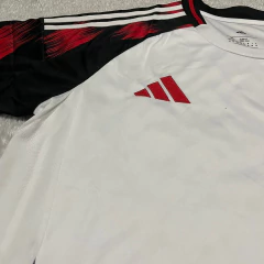 Camisa Flamengo II 25/26 - Torcedor Adidas Masculina - Branca com detalhes em preto e vermelho - CAMISAS DE FUTEBOL | VibeFut Store