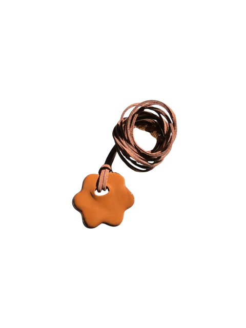 Colar Pingente Flor Marrom