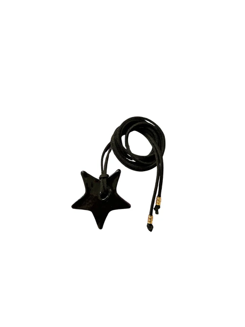 Colar Pingente Estrela Preta Grande