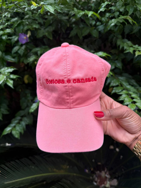 BONÉ GOSTOSA E CANSADA