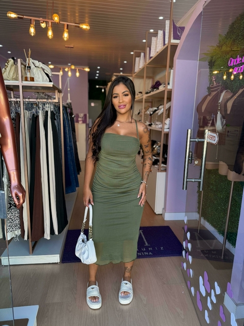 Vestido mídi de tule