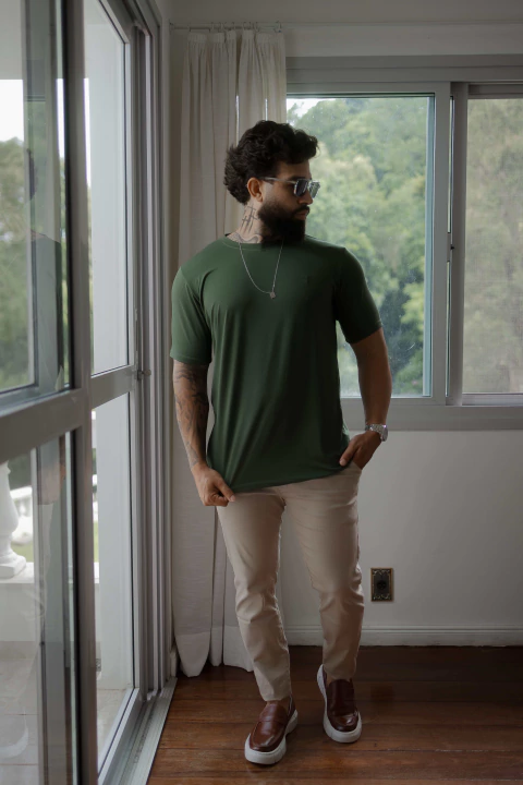 CAMISETA ESSENCIAL VERDE MILITAR