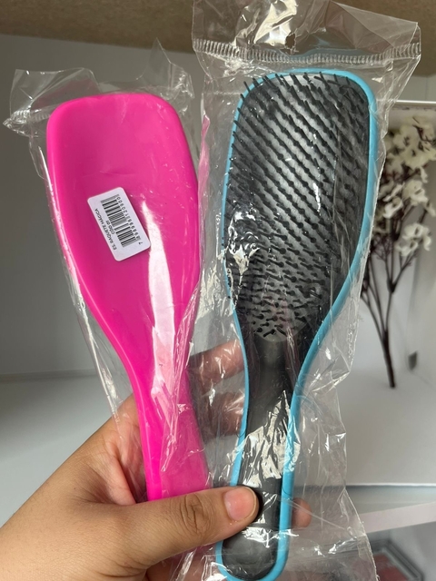 Escova para pentear tee
