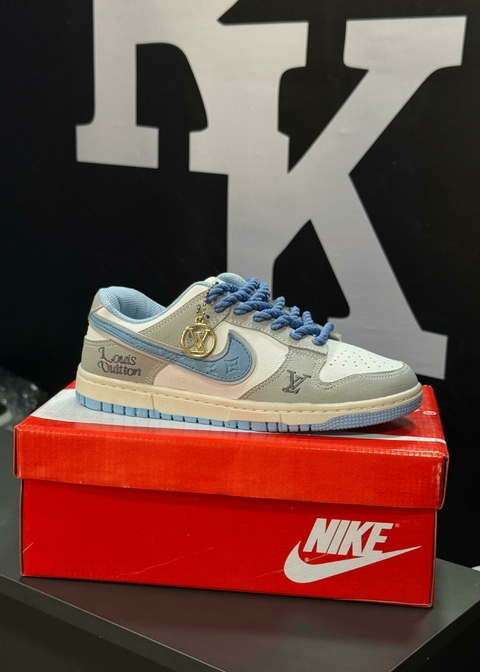 TÊNIS DUNK NIKE COLAB LV