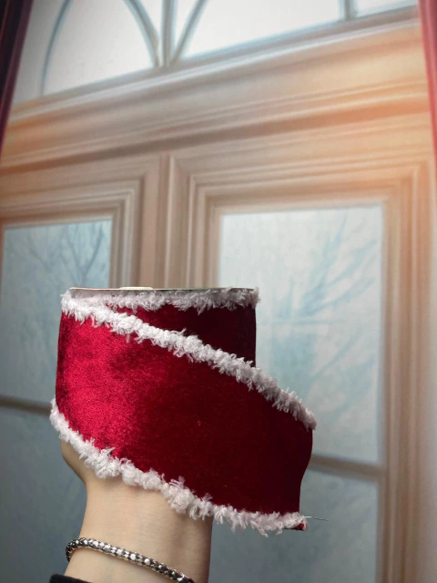 Fita vermelha c/ borda branca 6,3cm