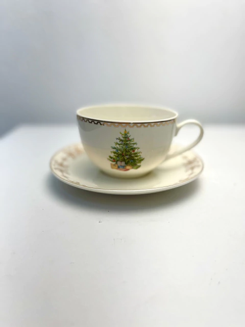 Pires e Xícara De Árvore 6cm