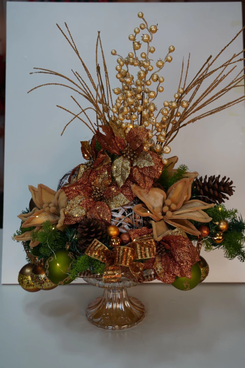 Arranjo Natalino Dourado Imperial 75cm – Edição Exclusiva Rose Decor