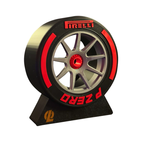 Réplica Pirelli Red Bull RB7 1:4 - comprar online