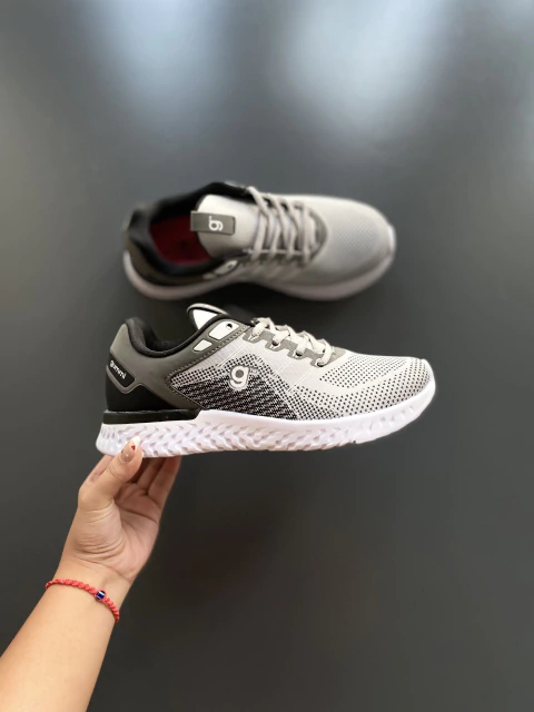 Zapatilla Gummi cinza (000379)