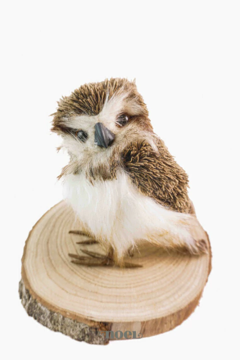 Coruja Natal pelúcia marrom/off-white - 18cm