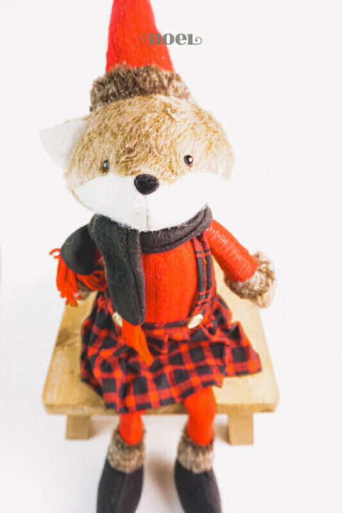 Raposa sentada tecido vermelho/preto - 74cm