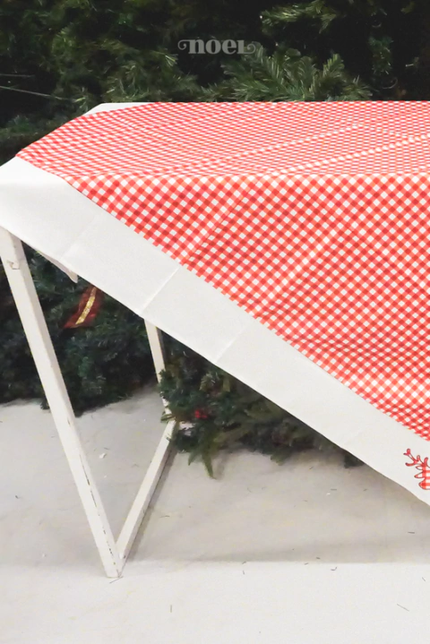 Toalha de Mesa Natal Xadrez/Rena Branco/Vermelho Quadrada - 160cmx160cm