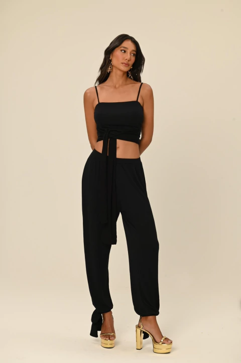 Conjunto malha calça e top preto Bohemian