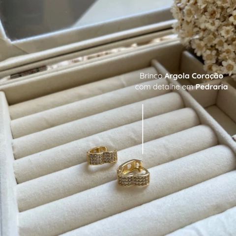 Brinco Argola Coração com detalhe em Pedraria