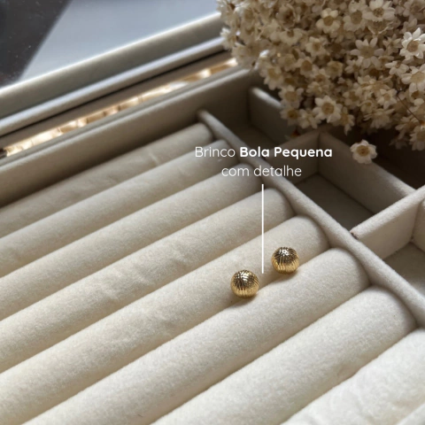Brinco Bola com detalhe