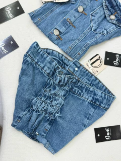 Cropped jeans de botão na internet