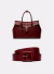 Kit EORA composto por bolsa Maxi Vértice e cinto em material sintético com textura croco na cor vinho.