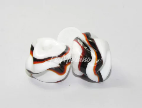 Carambola G - Branco com Preto e Vermelho