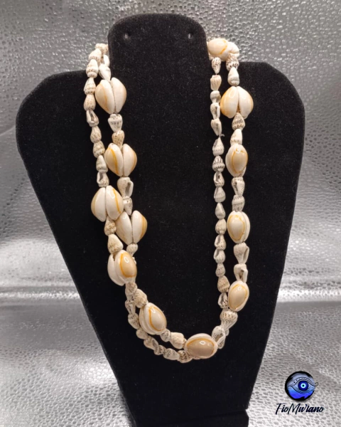 Colar de Búzios Fechado com Conchas - Branco - comprar online
