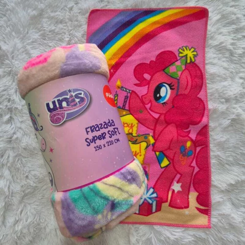 Frazada flannel super soft unicornios + una toalla de mano de REGALO. - comprar online