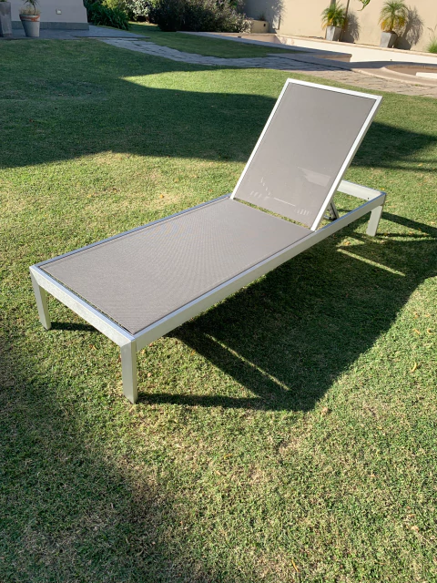 Reposera/camastro Surya Modelo Fiji Aluminio Y Textilene