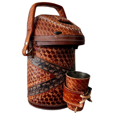 Garrafa Em Couro ( Modelo Cruzada ) - comprar online