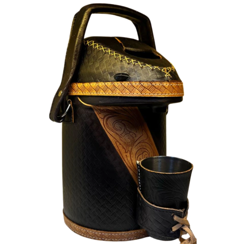 Garrafa Térmica Em Couro Modelo ( Black Cortada ) - comprar online