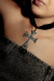 Chocker cruz veludo