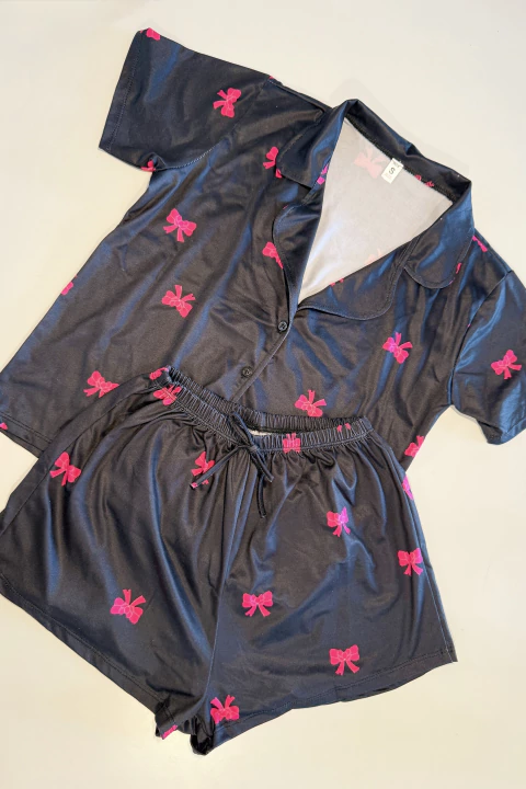 Pijama Camisero Negro con Moños Fucsias - comprar online