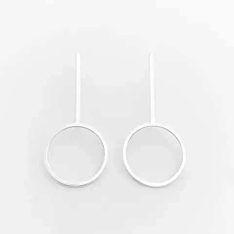 Brinco Palito com Círculo Vazado na Ponta