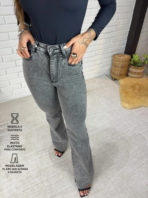 Calça Flare - Power elastano