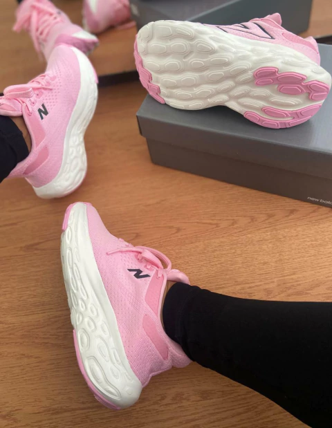 Tênis New Balance 1080v13 Rosa - comprar online