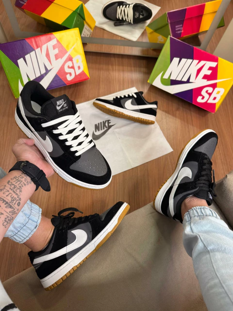 Tênis Nike SB Dunk Low Preto