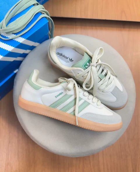 Tênis Adidas Samba OG Off White com Verde