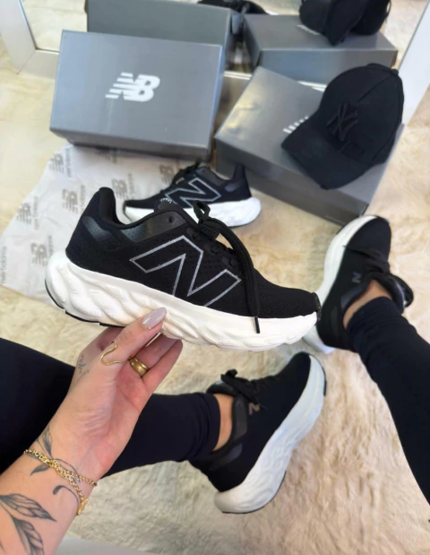 Tênis New Balance 1080 V13 Preto