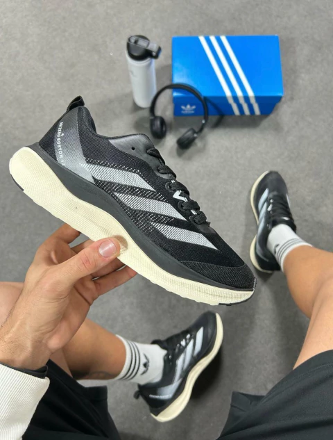 Tênis Adidas Adizero Boston 12 – Preto/Branco