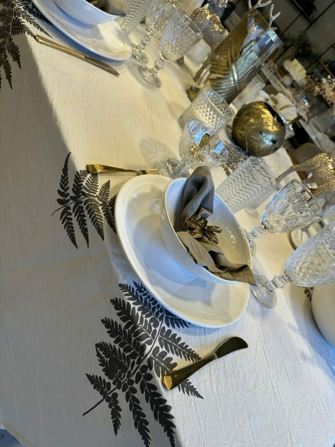 Mantel de Tussor Crudo Estampa Helecho Gris 2,5x1,40 aprox - comprar online