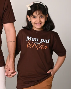 Camiseta Infantil Meu Pai é Uma Benção - Marrom