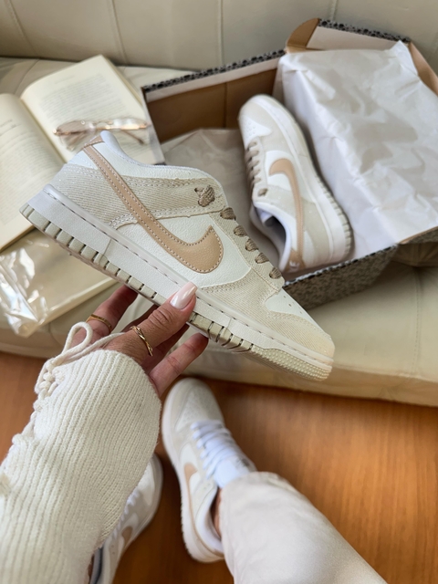 NK DUNK BEGE GLOW - comprar online