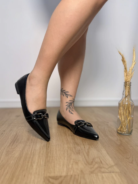 Sapatilha bico fino fivela preto - comprar online