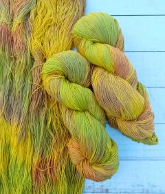 AMARILLO algodón grosor fino. 150 gramos