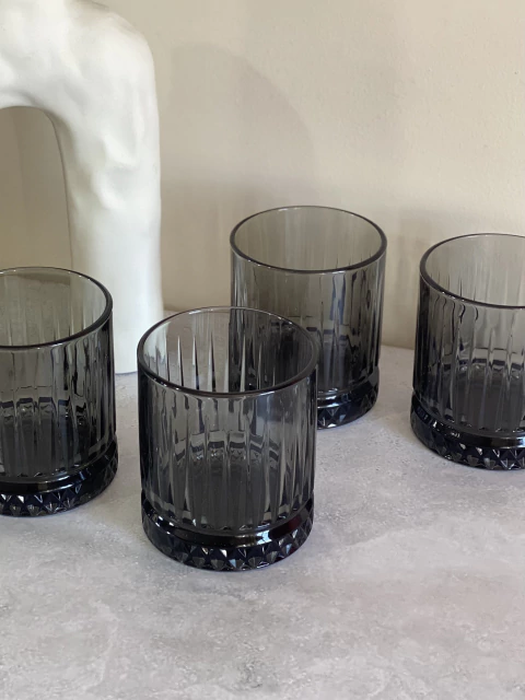 Setx4 VASOS WHISKY Gris humo con Base Diamante 355ml