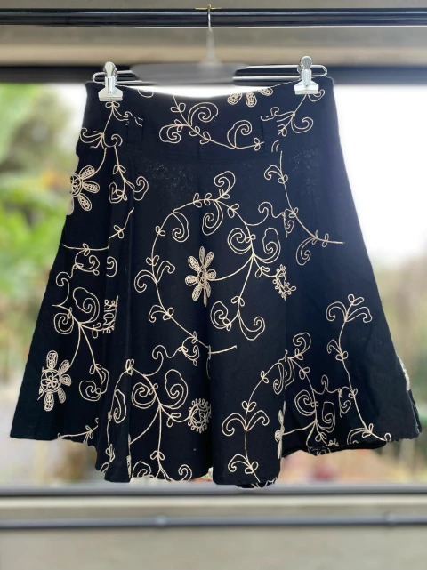 Saia Rodada com Bordado Floral – Mandacarú