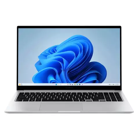 Notebook Samsung Galaxy Book4 Core 7, 16GB RAM, 512GB SSD, pantalla 15.6 pulgadas Full HD, color plata, vista frontal con Windows 11.