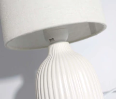 Lámpara de Mesa Cerámica Neo Blanco N°54 en internet