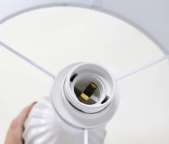 Lámpara de Mesa Cerámica Neo Blanco N°30 en internet