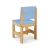 Cadeira infantil em madeira com assento e encosto em azul claro, estrutura reforçada e design ergonômico, ideal para crianças.