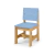 Cadeira infantil em madeira com assento e encosto em azul claro, estrutura reforçada e design ergonômico, ideal para crianças.